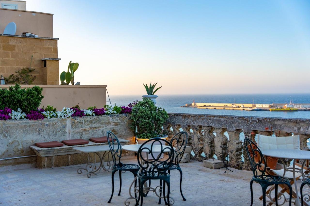 Palazzo De Mori Bed & Breakfast โอตรันโต ภายนอก รูปภาพ