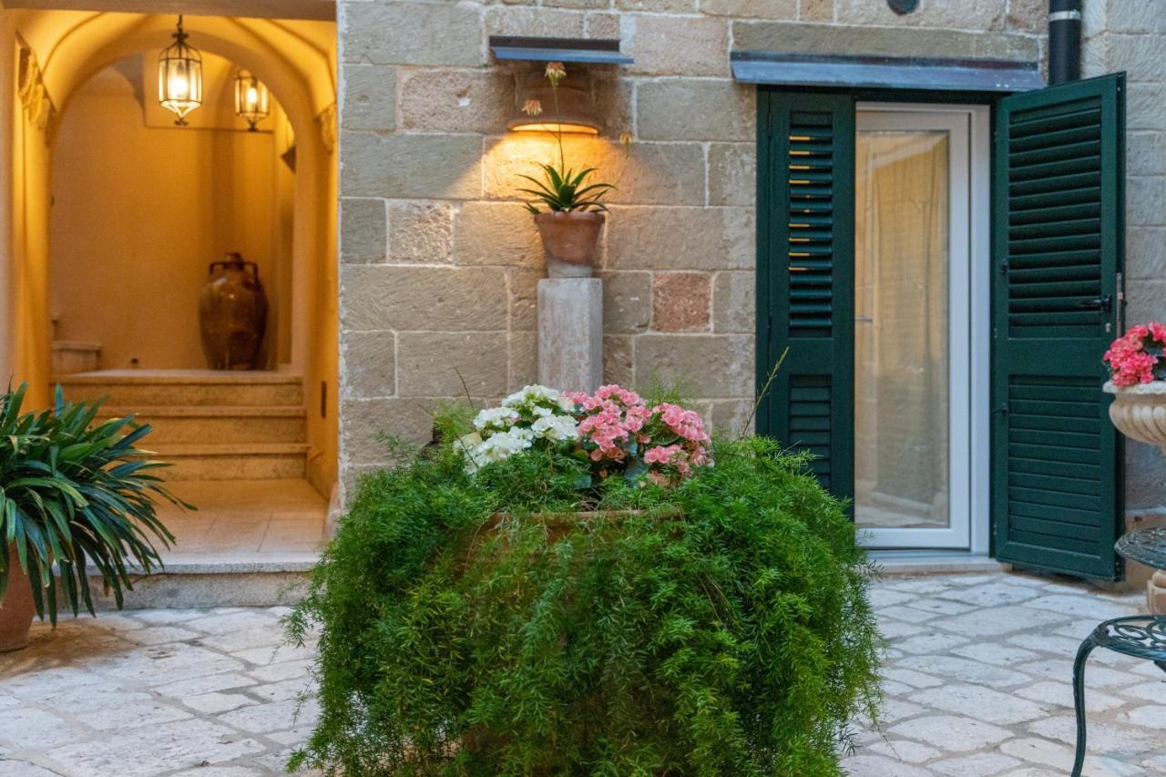 Palazzo De Mori Bed & Breakfast โอตรันโต ภายนอก รูปภาพ
