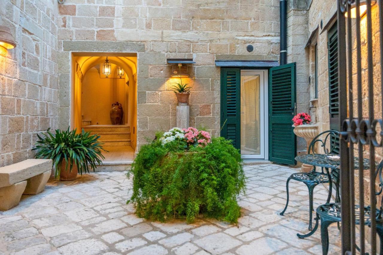 Palazzo De Mori Bed & Breakfast โอตรันโต ภายนอก รูปภาพ