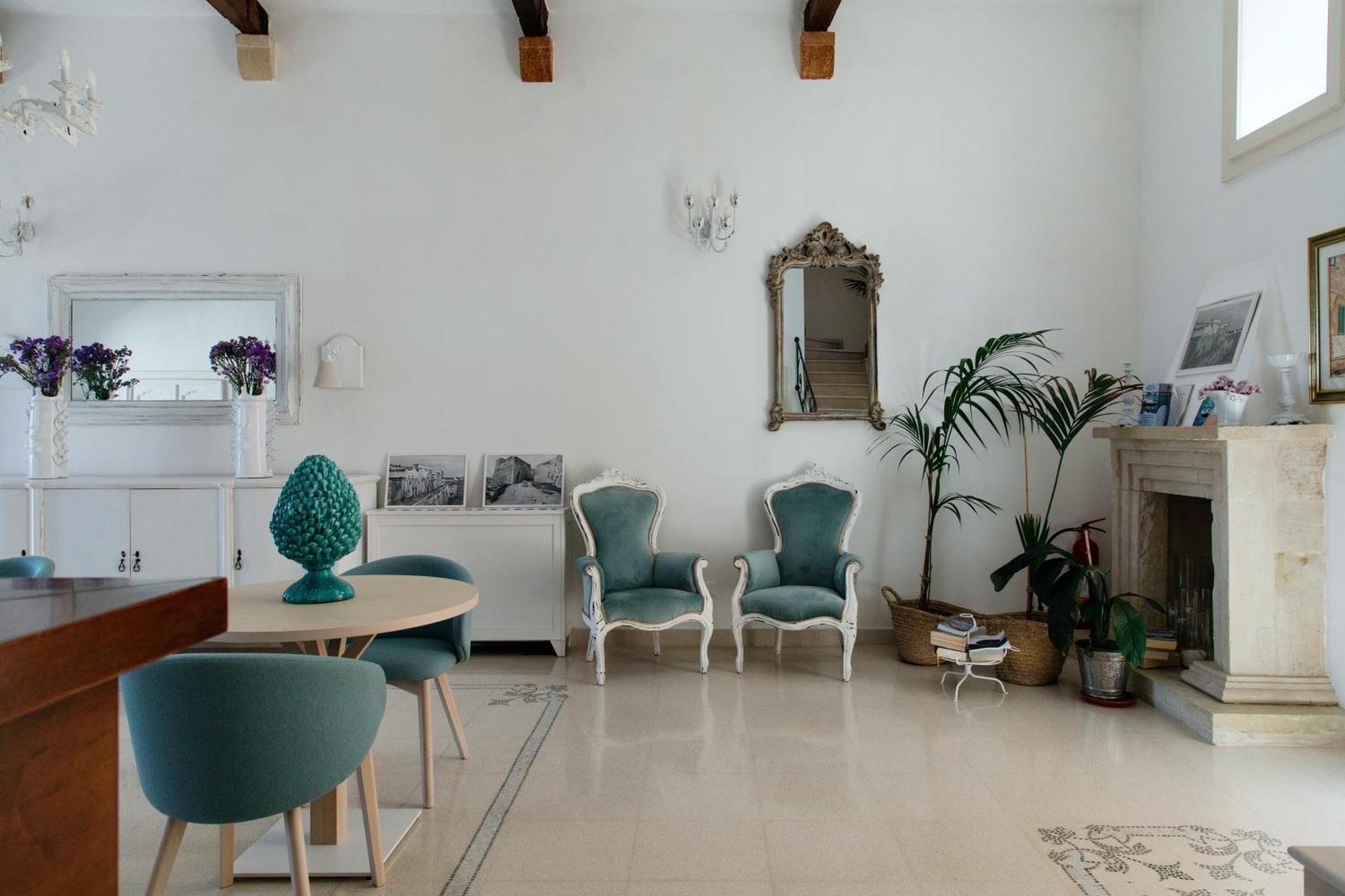 Palazzo De Mori Bed & Breakfast โอตรันโต ภายนอก รูปภาพ